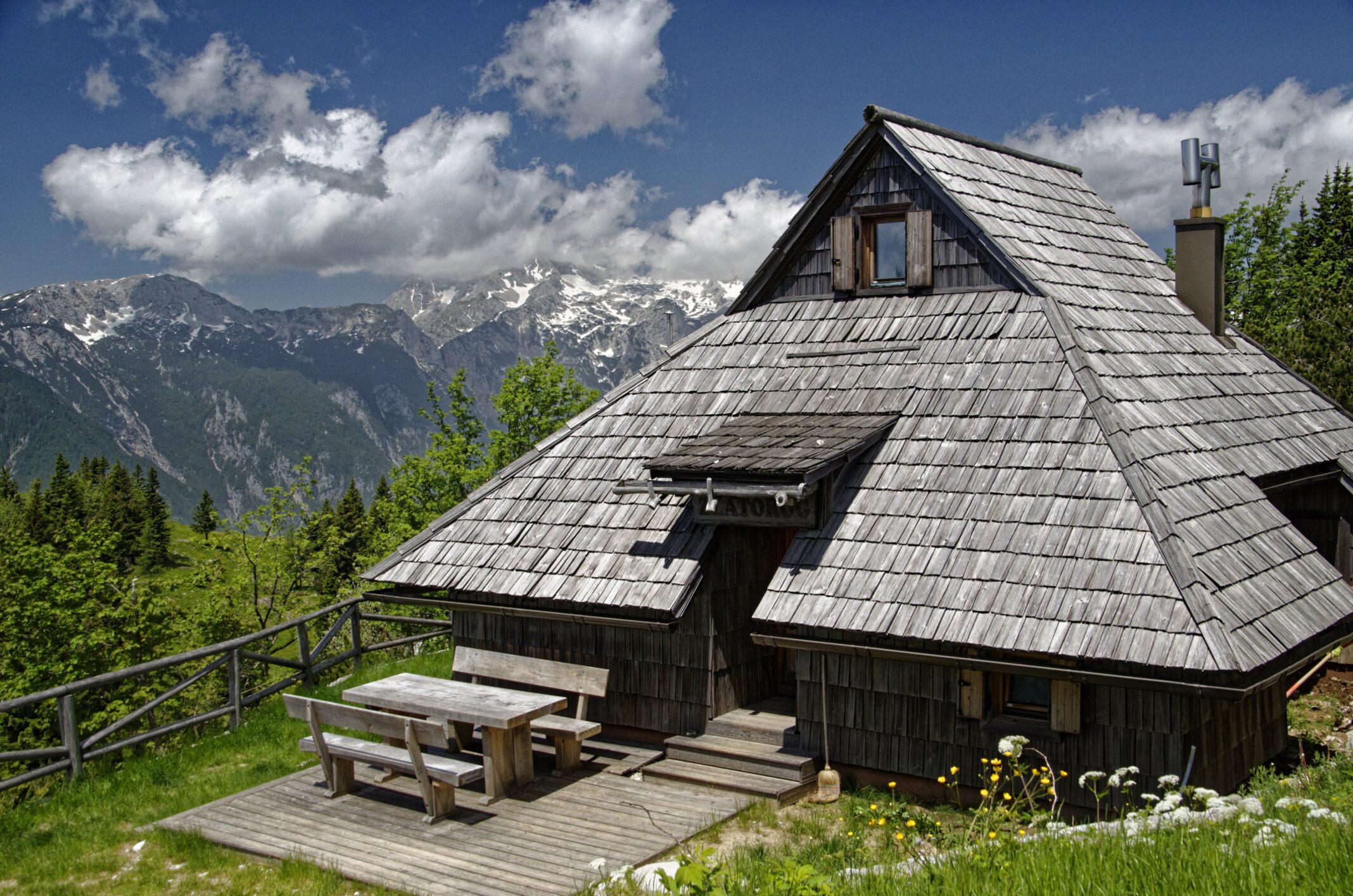 Pravljica / Fairytale - Velika planina - Fotoshooting za Alpine